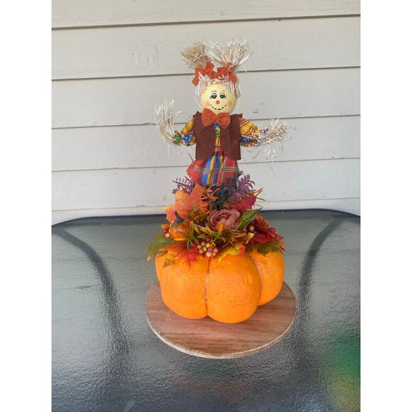 Fall Scarecrow Pumpkin Centerpiece – Rustic Autumn Table Décor for Thanksgiving - Picture 6 of 6